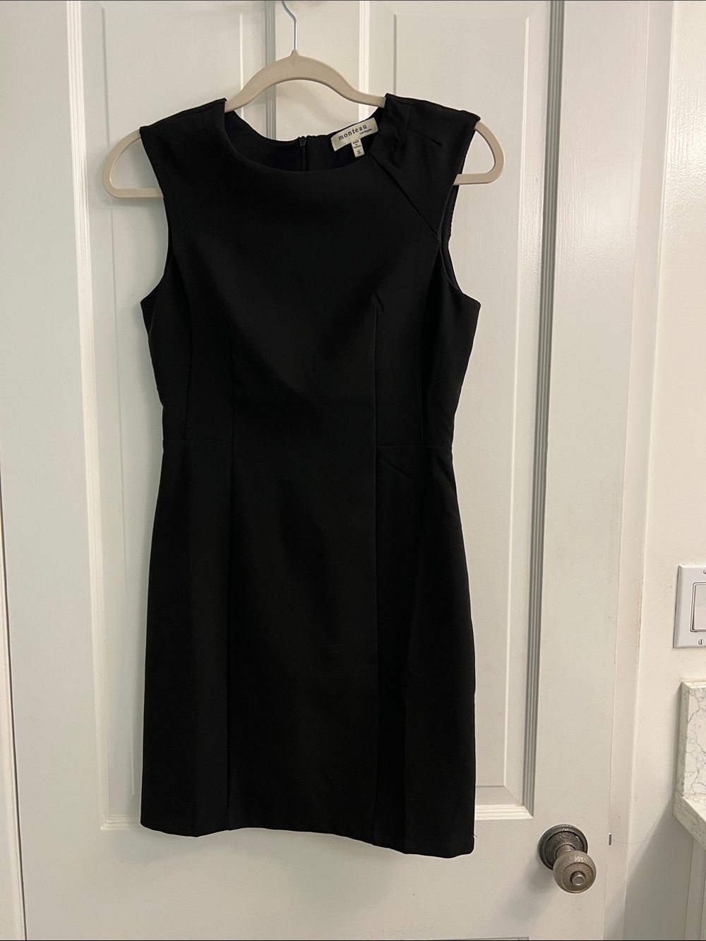 Monteau  Black Sleeveless Sheath Dress - Classic Work-to-Event Size 4